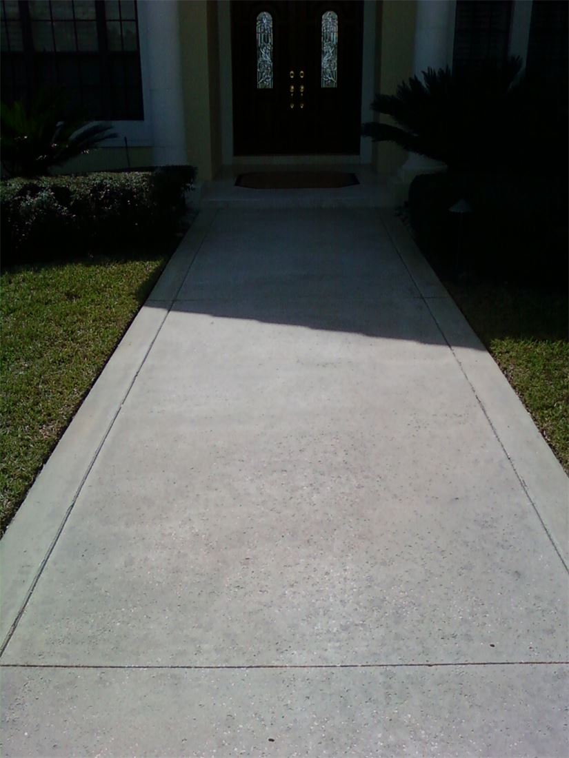 Concrete Sidewalk After - Patriot SoftWash