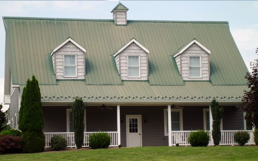 Metal Roof Before - Patriot SoftWash