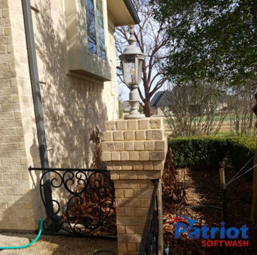 Patriot Softwash Brick Pillar After - Patriot SoftWash