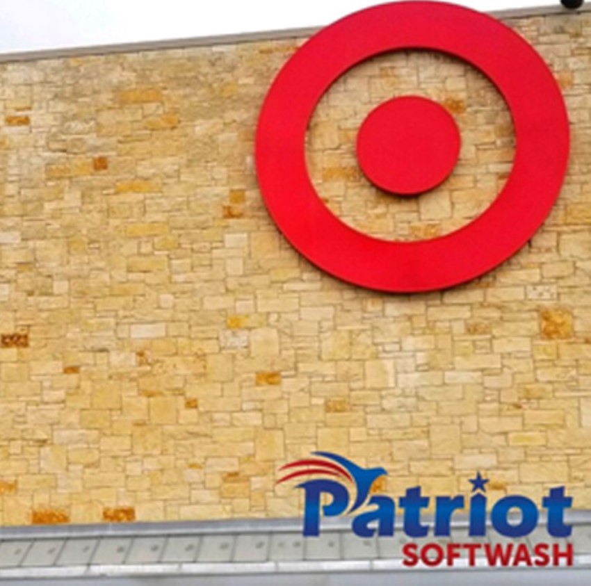 Target Wall 1 After - Patriot SoftWash