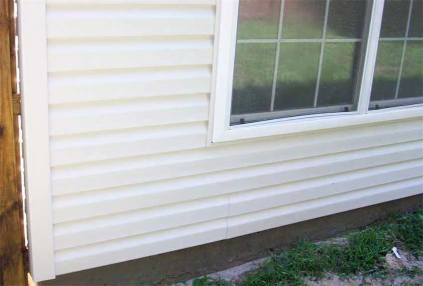 Vinyl Siding (Mold Removal - Detailed) After - Patriot SoftWash